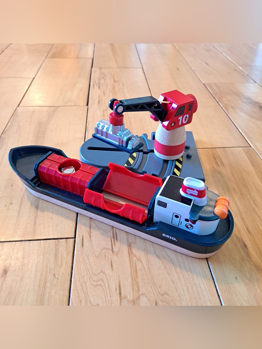 BRIO CARGO SHIP W/ MAGNETIC CARGO & CARGO CRANE Thomas Train Wooden Compatible